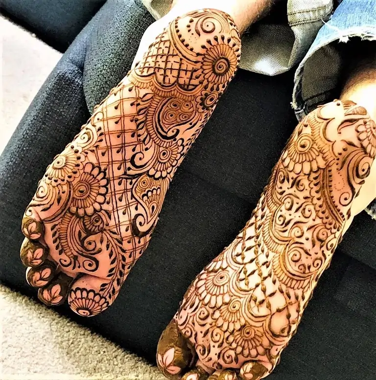 Lower Legs Mehndi Design