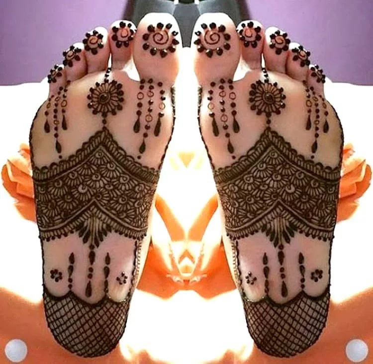 Lower Legs Mehndi Design