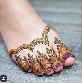 Simple Foot Mehndi Design