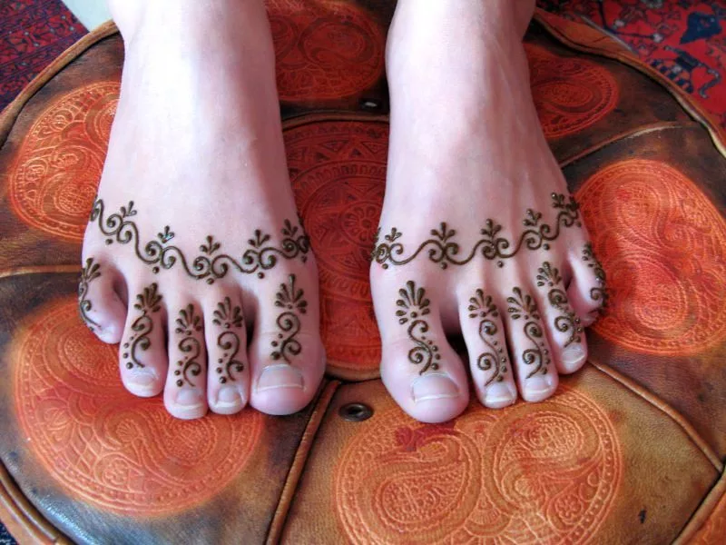 Simple Foot Mehndi Design