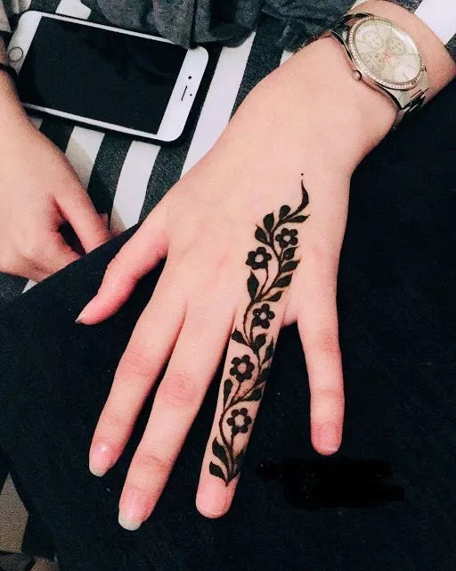 Single Finger Mehndi Design flower (One finger mehndi design back hand)
