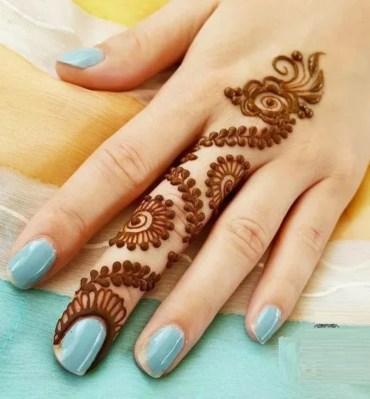 Single Finger Mehndi Design (One finger mehndi design back hand)