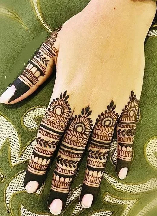 Beautiful mehndi finger design simple