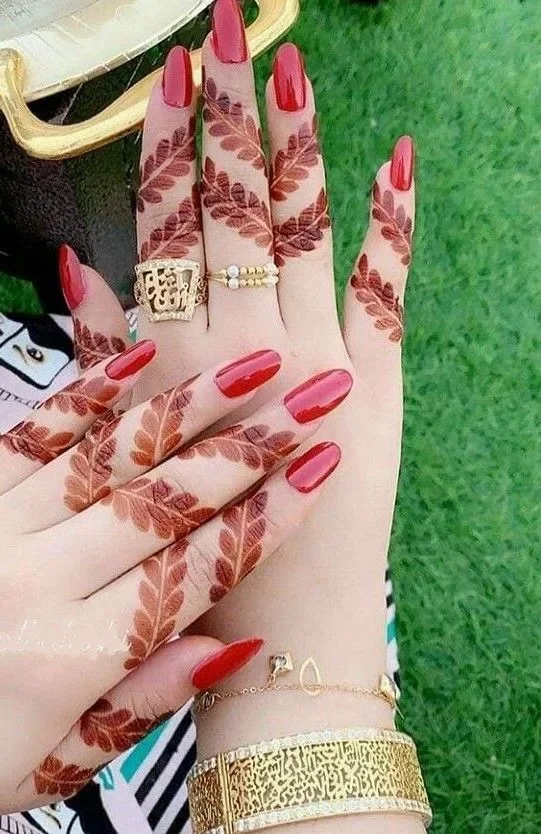 Beautiful mehndi finger design simple